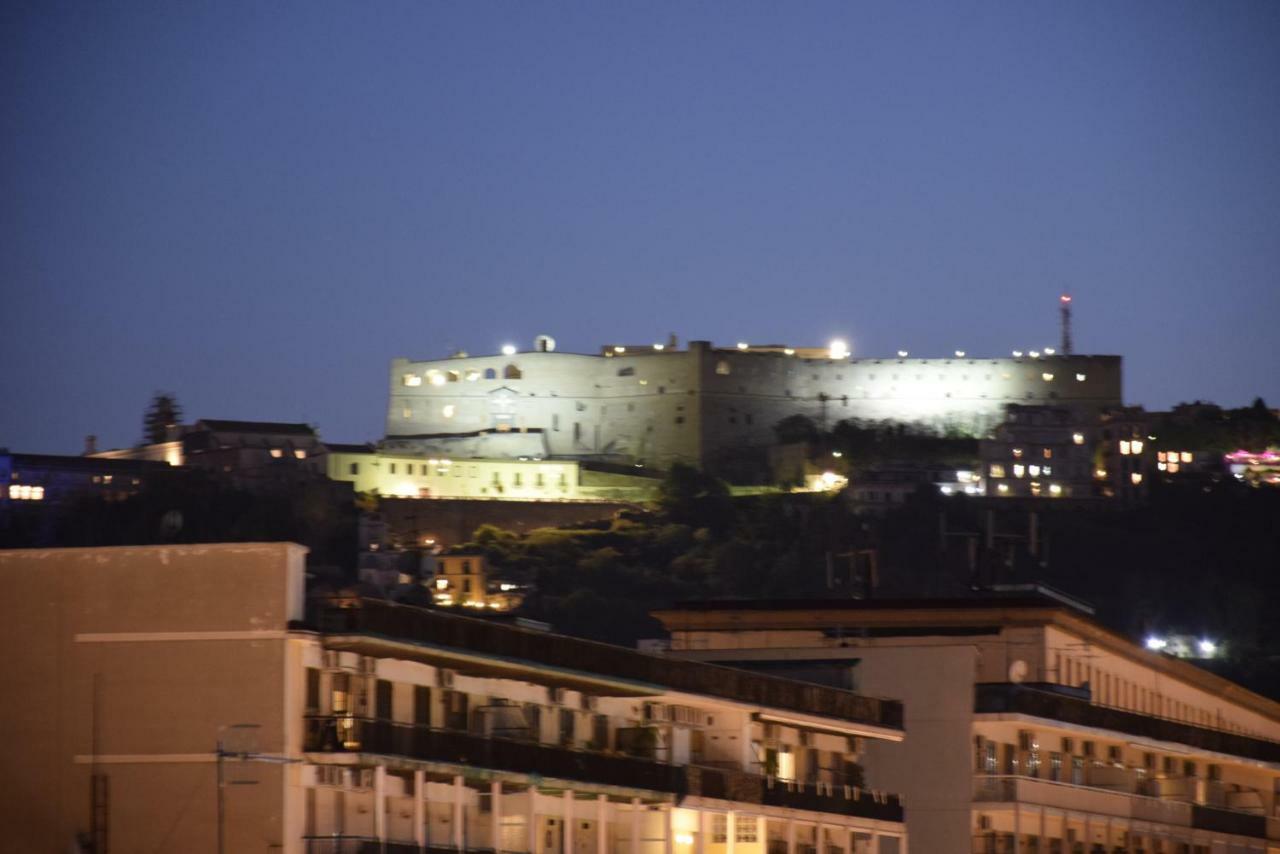 Metro Art Suite Napoli ภายนอก รูปภาพ